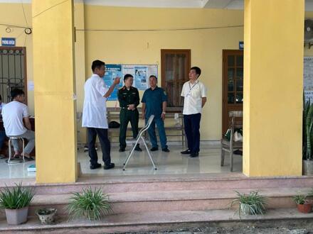 Kinh tế - Chính trị